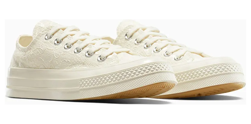 converse-chuck-taylor-all-star A13666C