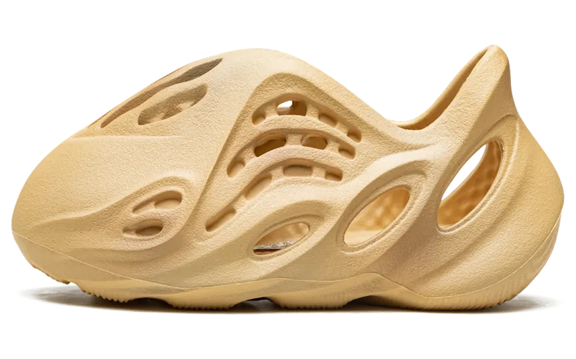 Yeezy Foam RNR Infant “Desert Sand” (HP5338)