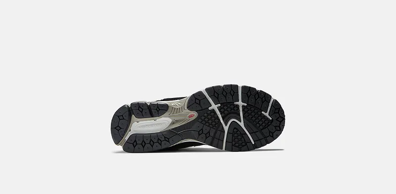 New Balance 2002R “Protection Pack – Black / Grey” (M2002RDJ)