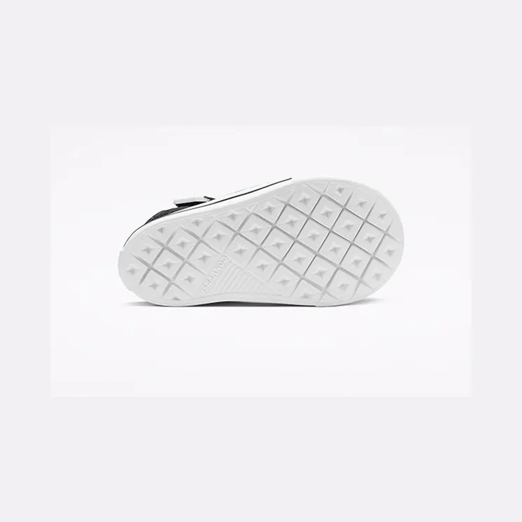 converse-chuck-taylor-all-star 764455C
