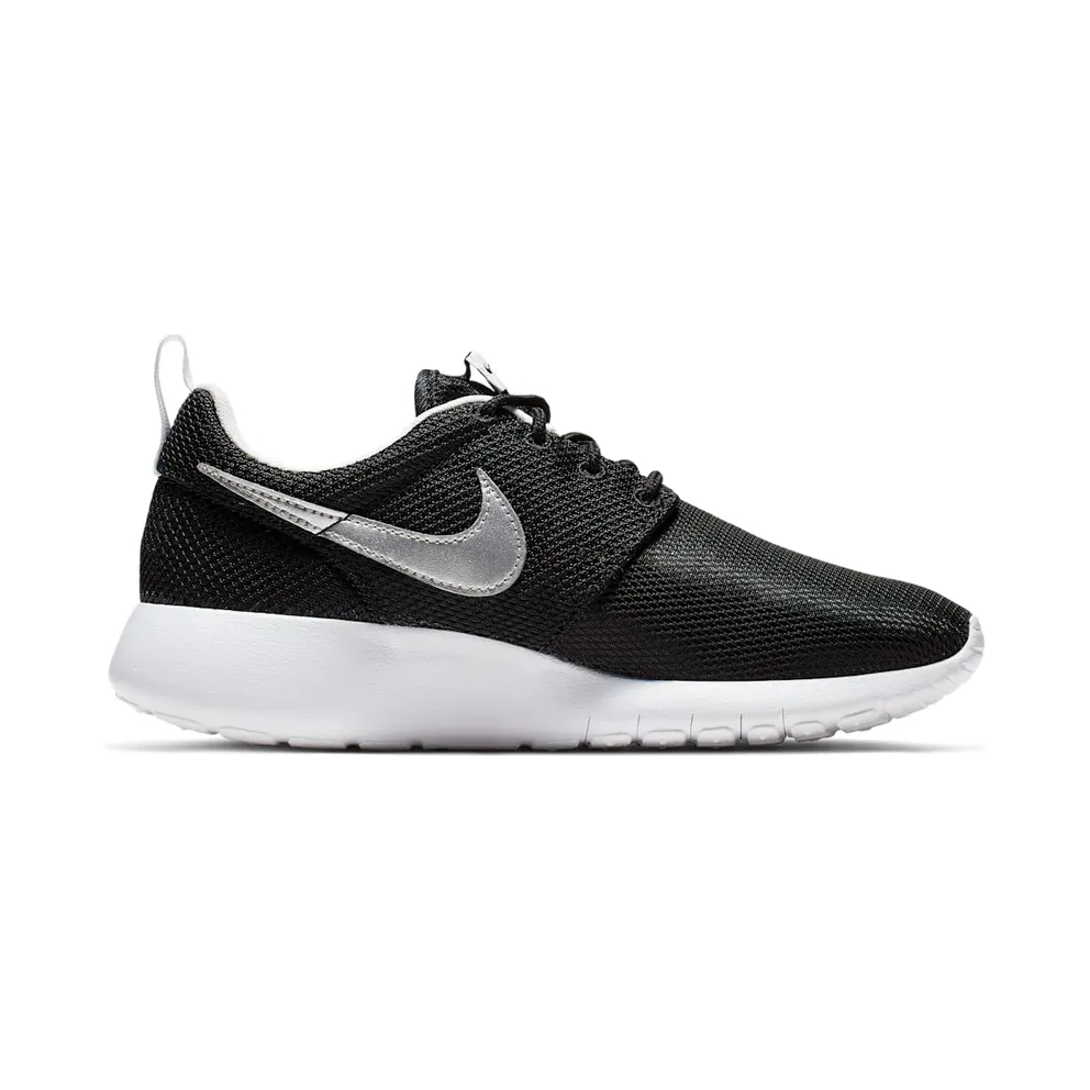 Nike Roshe One (GS) “Black Metallic Silver” (599728-021)