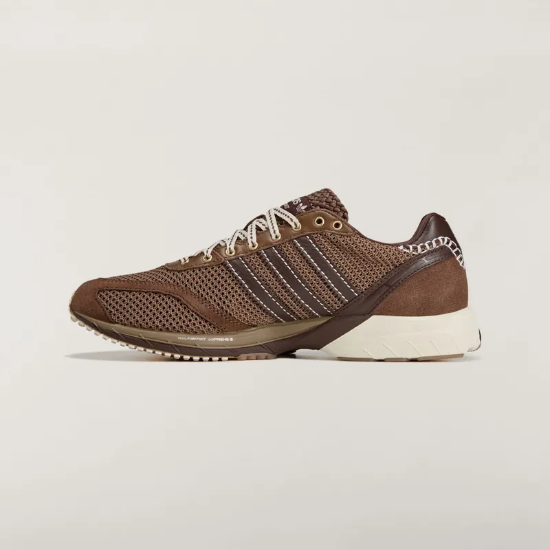 Wales Bonner Adizero Adios “Auburn/Cream”: naam of ontwerp? (5)