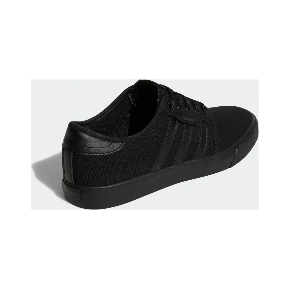 adidas Seeley Core Black / Core Black / Core Black (AQ8531)