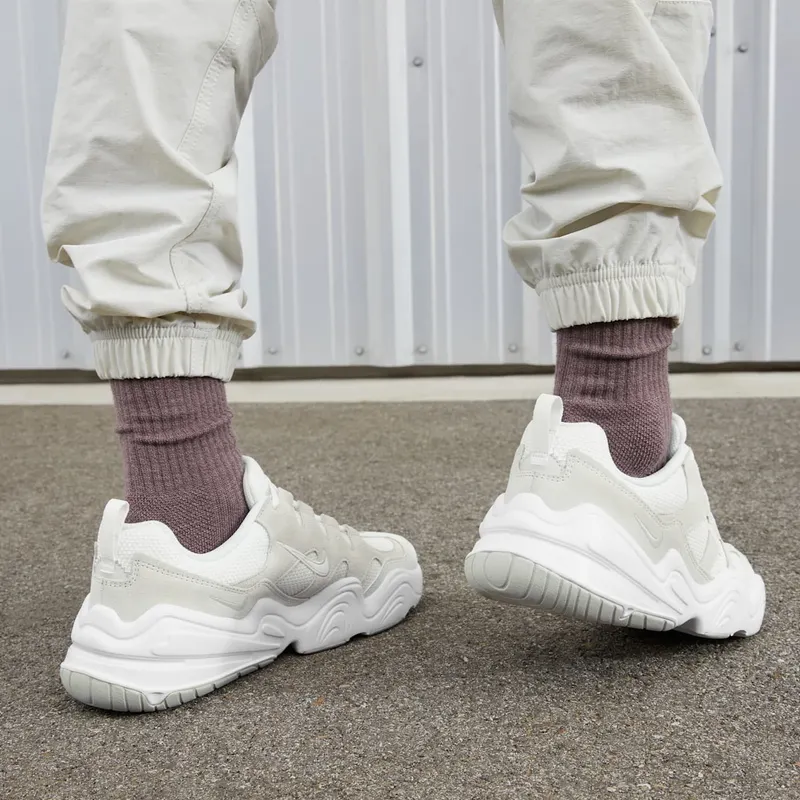 nike-tech-hera FJ9532-100