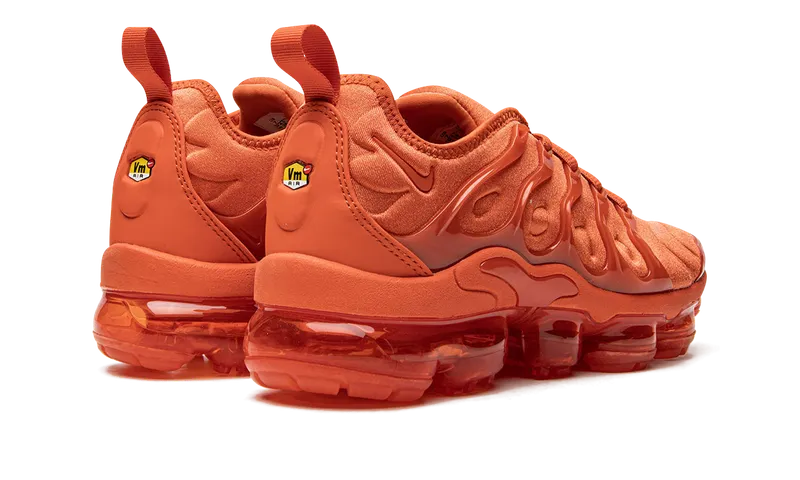 Nike AIR VAPORMAX PLUS “Triple Orange” (DZ4440-800)