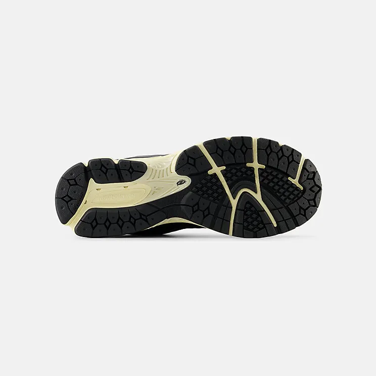 new-balance-2002r M2002RIB