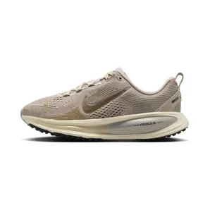Nike Vomero 18 GS “Cream Ii / Coconut Milk / Light Smoke Grey / Metallic Gold Grain” (IM6127-200)