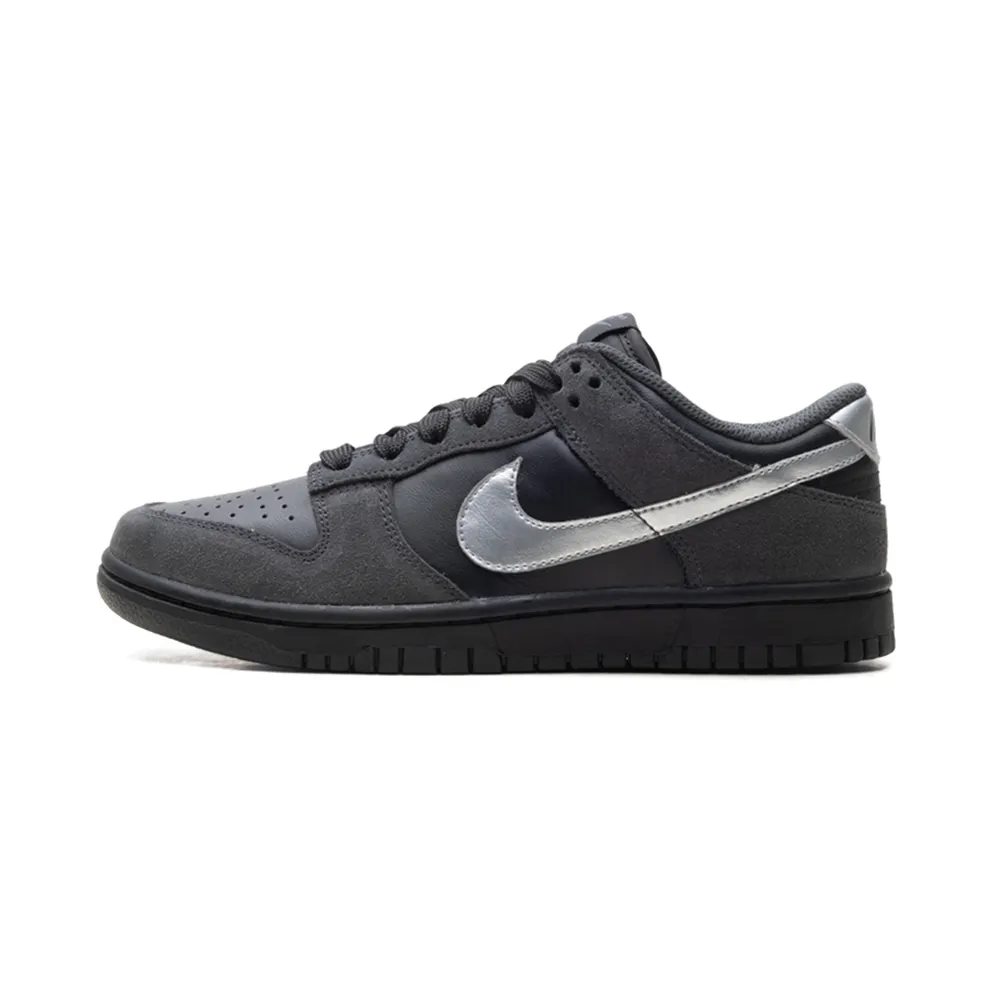 Nike Dunk Low “Anthracite / Metallic Silver” (II7636-001)