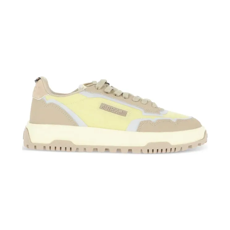 Autry Low Wildpace pumps “Yellow” (LDLWRU04)