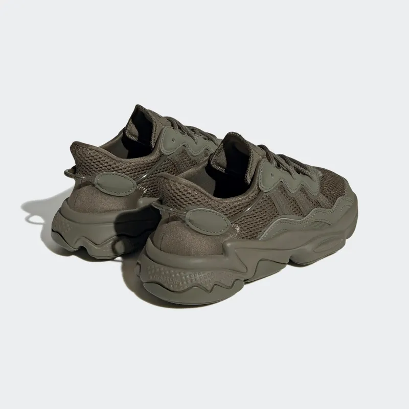 Adidas OZWEEGO Olive Strata / Olive Strata / Cloud White (HQ1622)