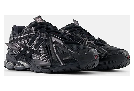New Balance 1906A “Black”: drie tinten nacht (4)