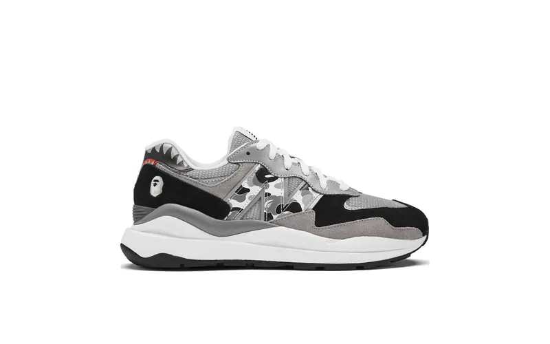 57/40 “Bape x New Balance” (M5740BAP)
