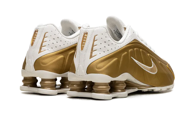 Nike Shox R4 “Metallic Gold” (AR3565-010)