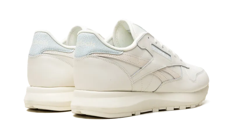 Reebok Classic Leather SP Shoes Chalk / Chalk / Glass Blue (GX8690)