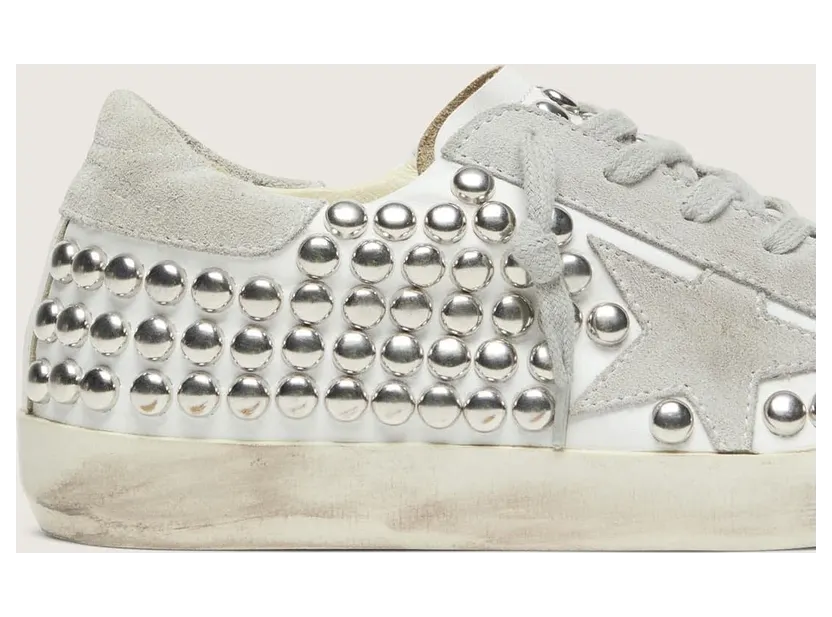 Golden Goose Super-Star In White Leather With Light Gray Star And Metal Studs (GWF00101.F008417.10276) (4)