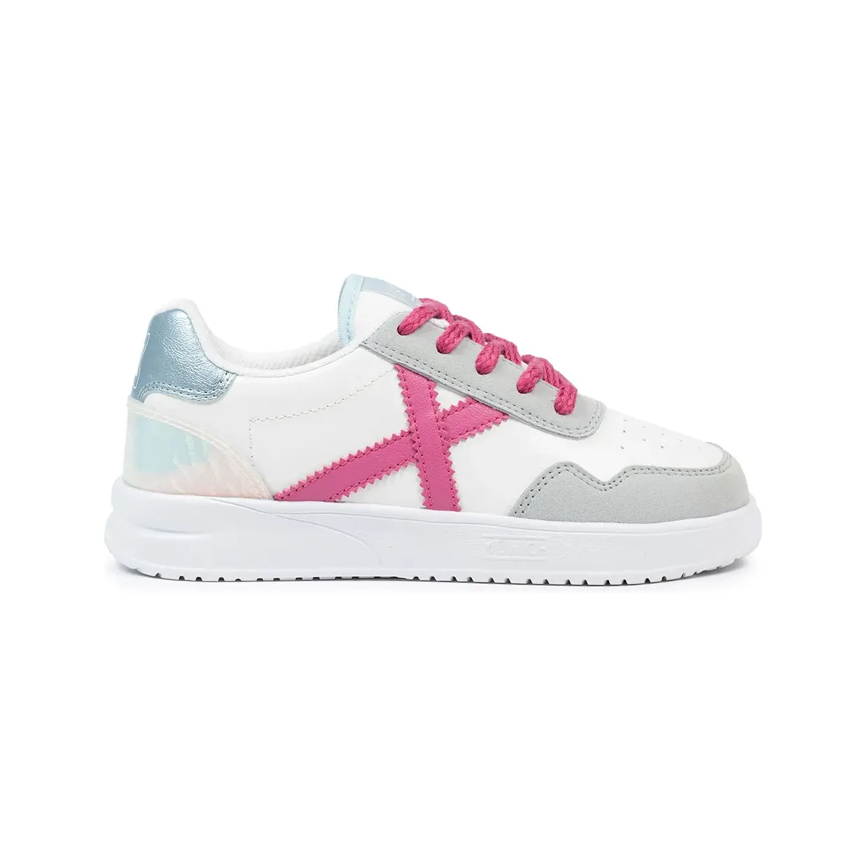 munich-sneaker 8893009