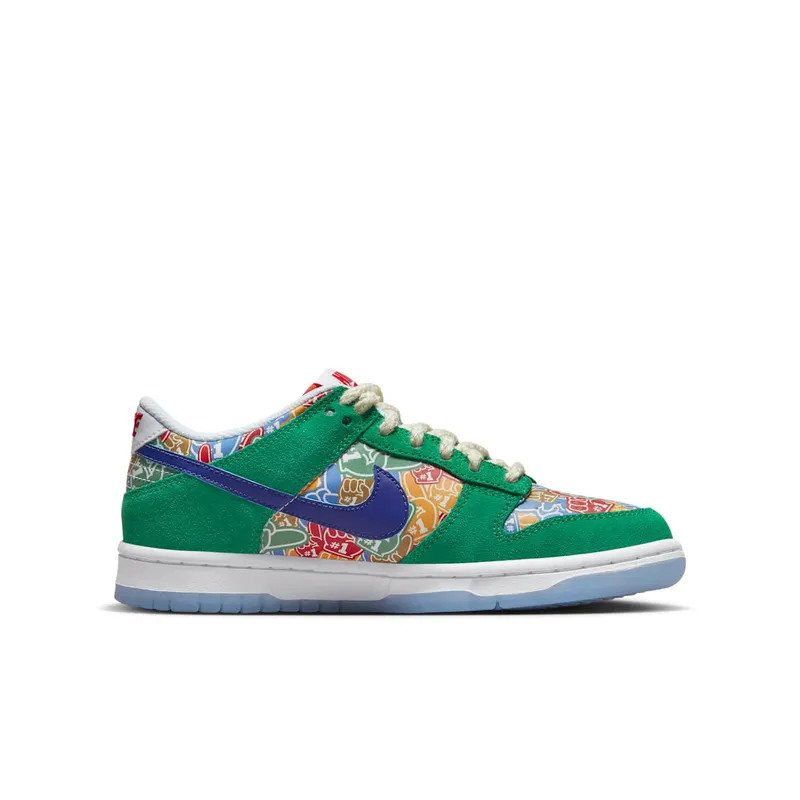 Nike Dunk Low “Foam Finger GS” (DZ5299-300)