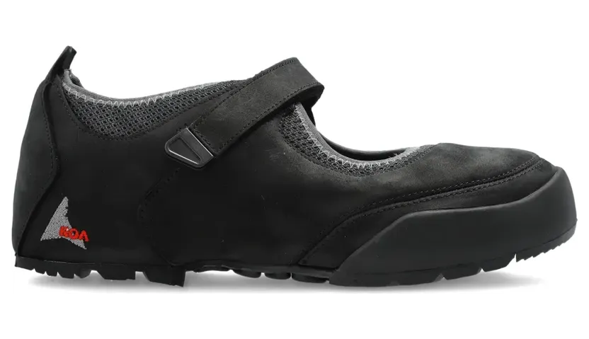 Roa Loie Slip-On-Sneakers mit Riemen “Black” (NBUW1389LE163)