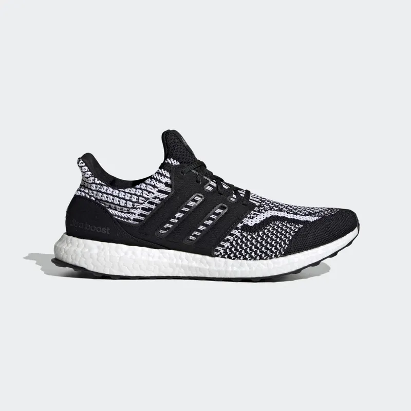adidas Ultraboost 5.0 DNA Core Black / Core Black / Cloud White (FY9348)