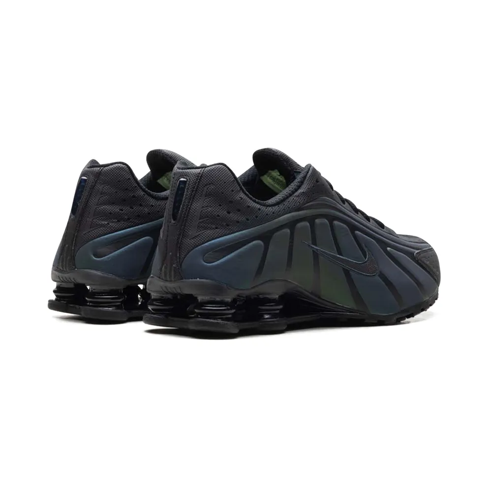 Nike Shox R4 SE “Black Seaweed” (IM6596-001)