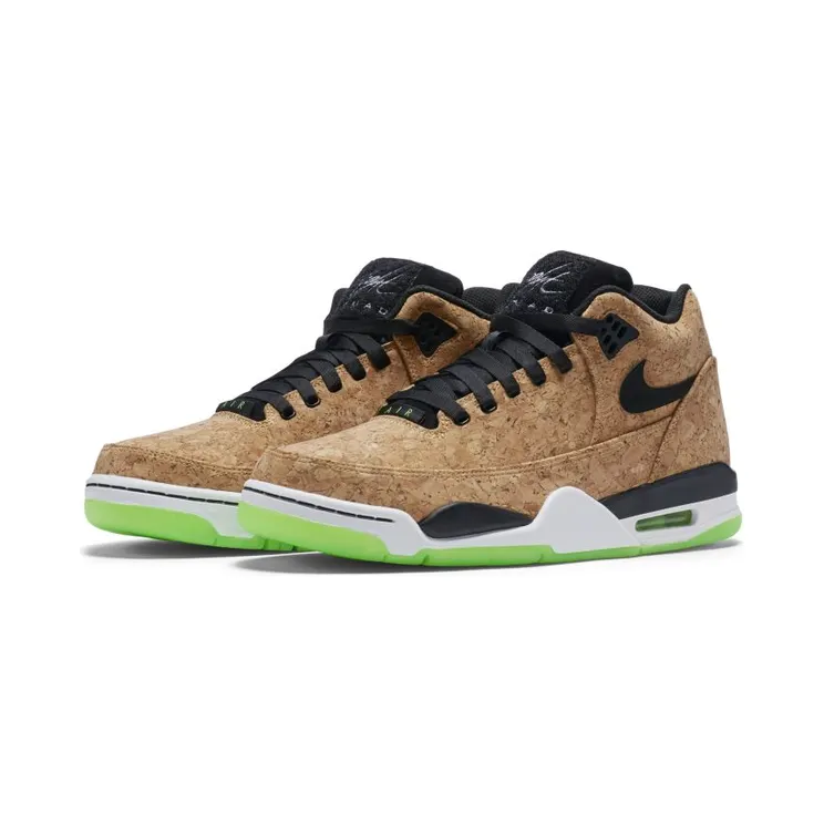 nike-sneaker 748281-100