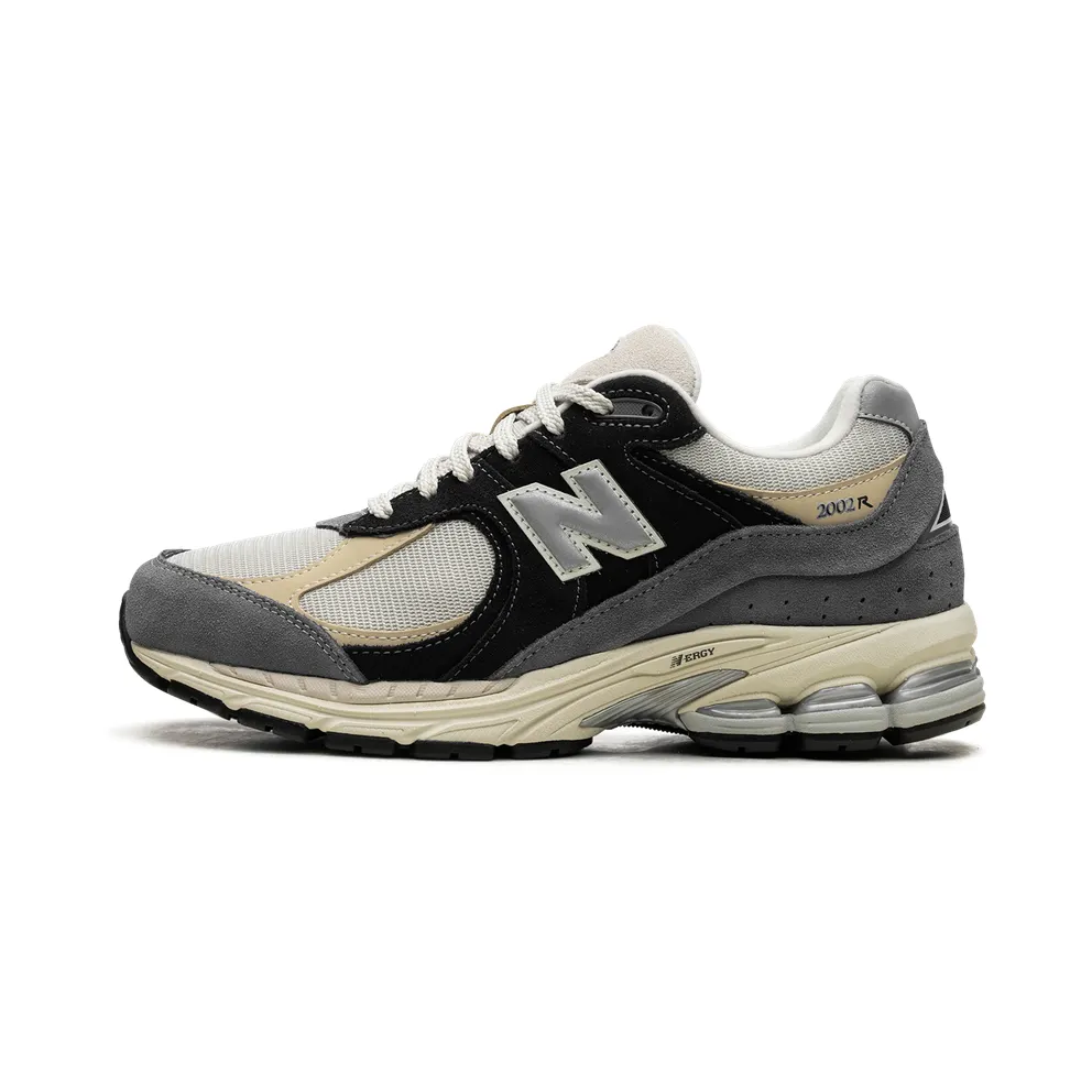 New Balance 2002R “Magnet Timberwolf” (M2002RSH)