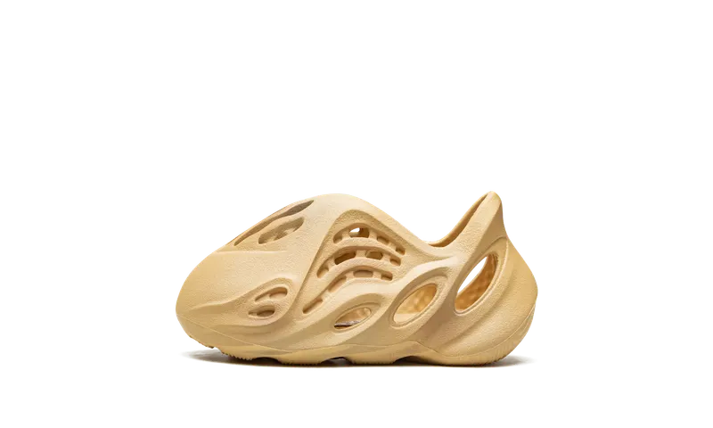 Yeezy Foam RNR Infant “Desert Sand” (HP5338)