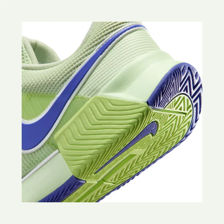 nikecourt IQ5176-700