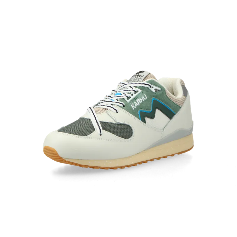 Karhu Synchron Classic (lily white / forest green) – F802685