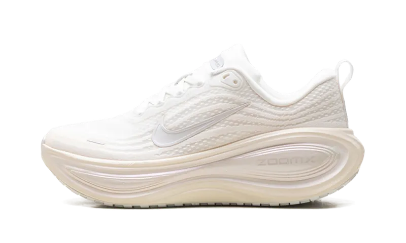 Nike Vomero Plus “Summit White Phantom Chalk” (IO9916-100)