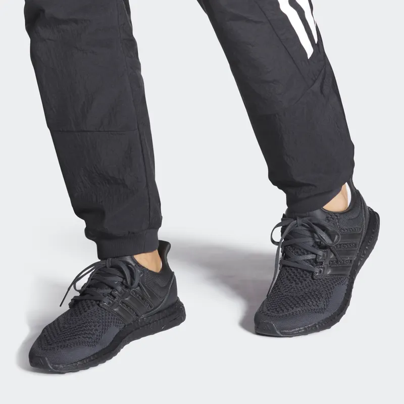 adidas Ultraboost 1.0 Carbon / Carbon / Core Black (GY7486)