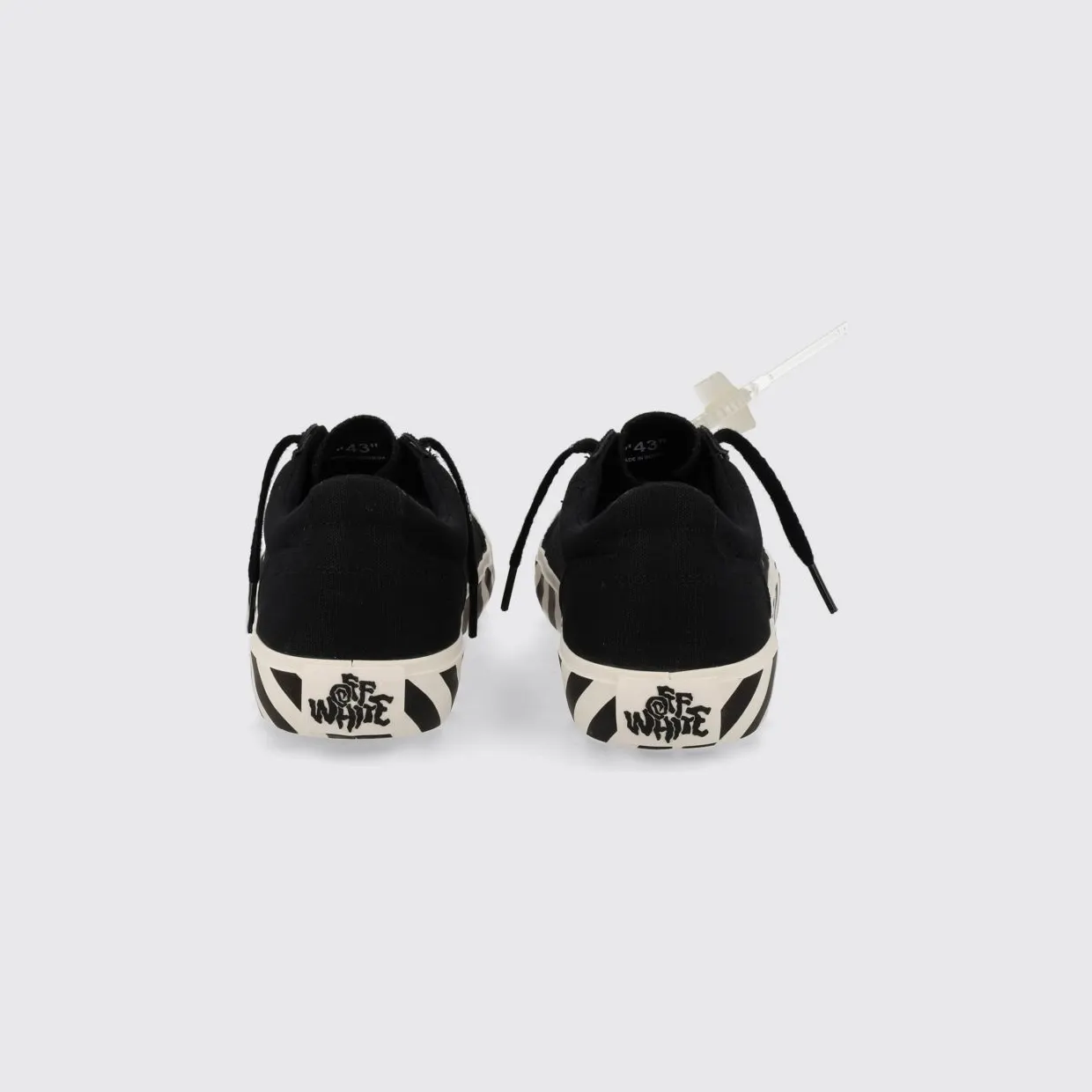 Off-White Vulcanized Low-Top Canvas Sneakers with Contrast Arrow Logo Black (M2APC9F0011001) (2)