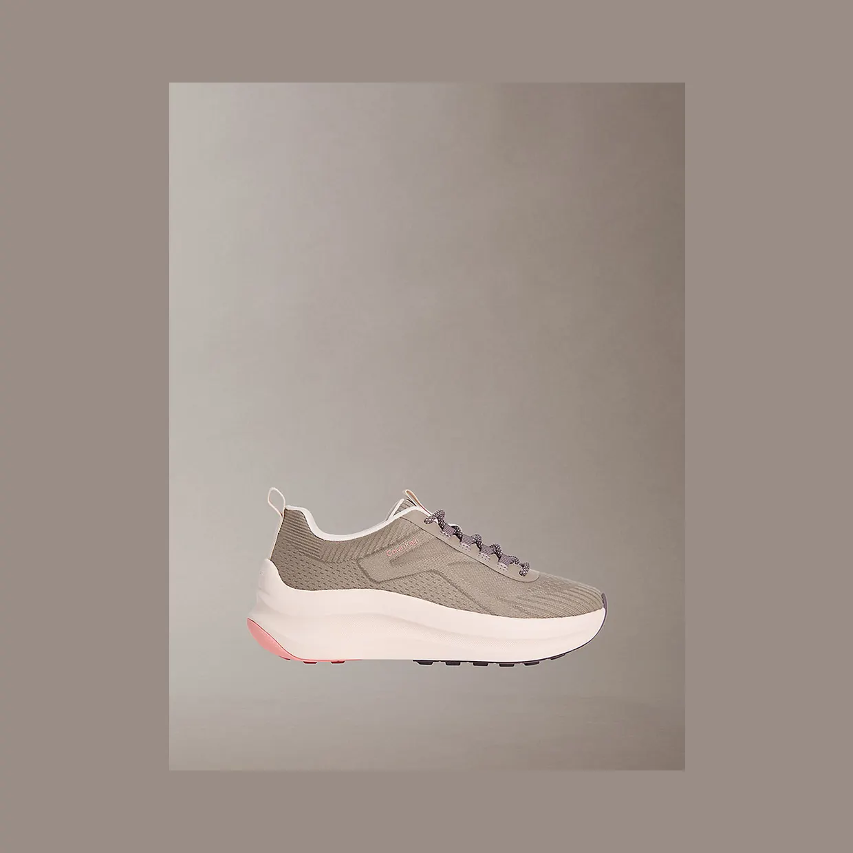 Calvin Klein Ck Volumax – Chunky Ck Stripe Runner “PEPPERCORN/DESERT TAUPE/PEACH PINK” (HW0HW030060J3)