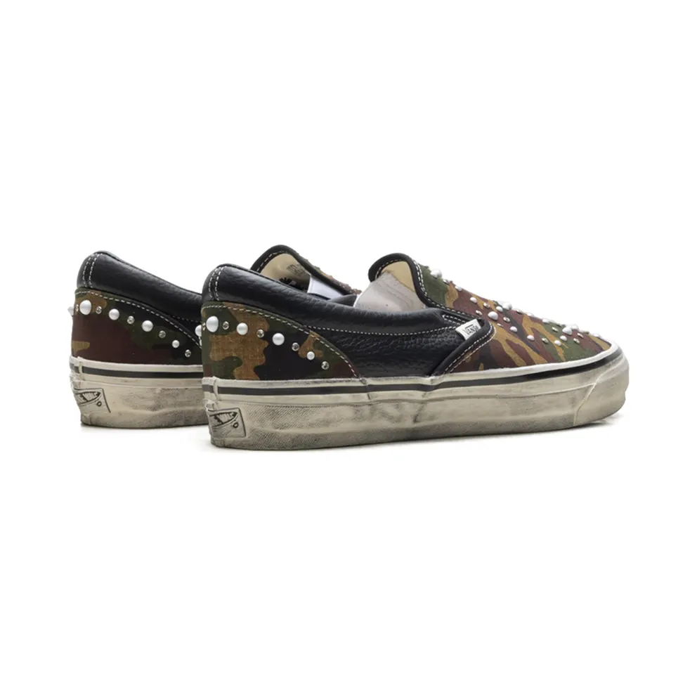 Vans LX Classic Slip-On 98 “Pearlized Pack Camo Black” (VN000D9PCAK)