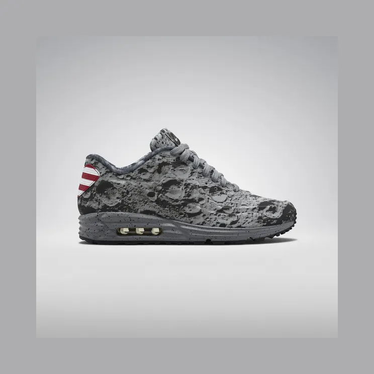 Nike Air Max Lunar90 SP Moon Landing “Reflect Silver / Metallic Gold” (700098-007)