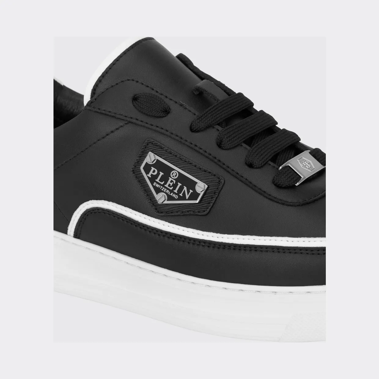 Philipp plein Two-Tone Leather Low-Top Trainers with Applied Logo Black (UAFSMSC4116PLE005N02) (3)