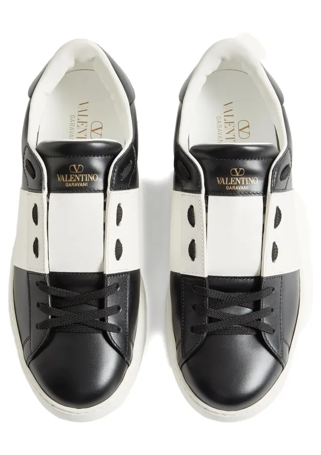 Valentino Garavani Calfskin Open “Black/White” (8Y2S0830BLU 0NI) (2)