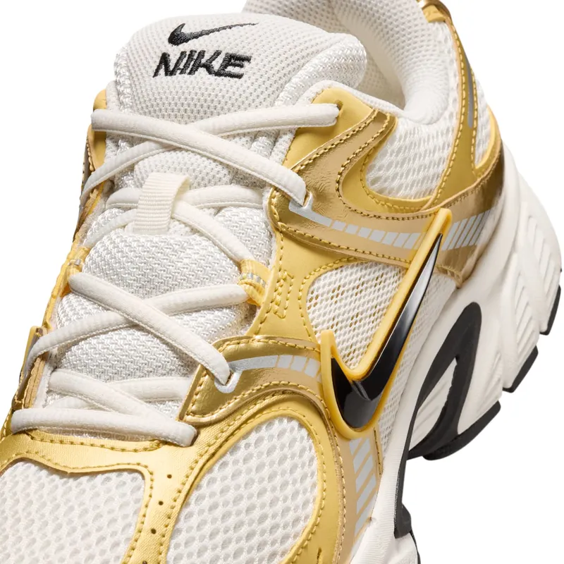 Nike V5 RNR “Sail Buff Gold” (HJ5228-107)