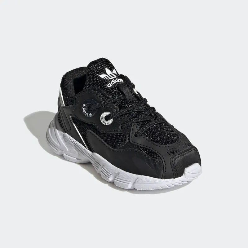 Adidas Astir Core Black / Core Black / Cloud White (GY6664)