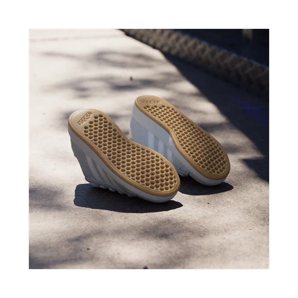 adidas Grand Court 00s “Crystal Sky / Cloud White / Gum” (KI4068)