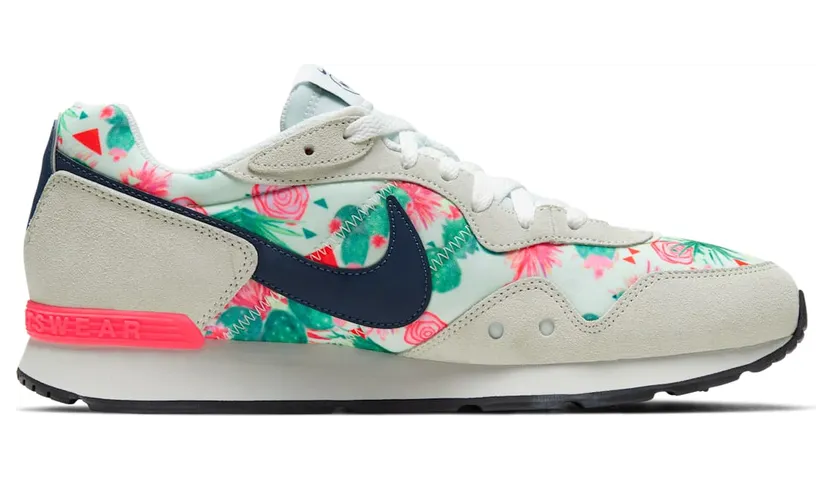nike-venture-runner CV8983-001