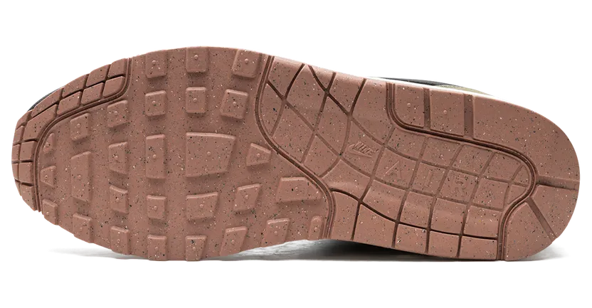 Nike Air Max 1 “Dark Stucco”: olijf, grijs en zwart onder vrijwel elke broek (4)