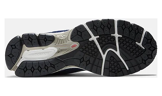new-balance-2002r M2002RDK