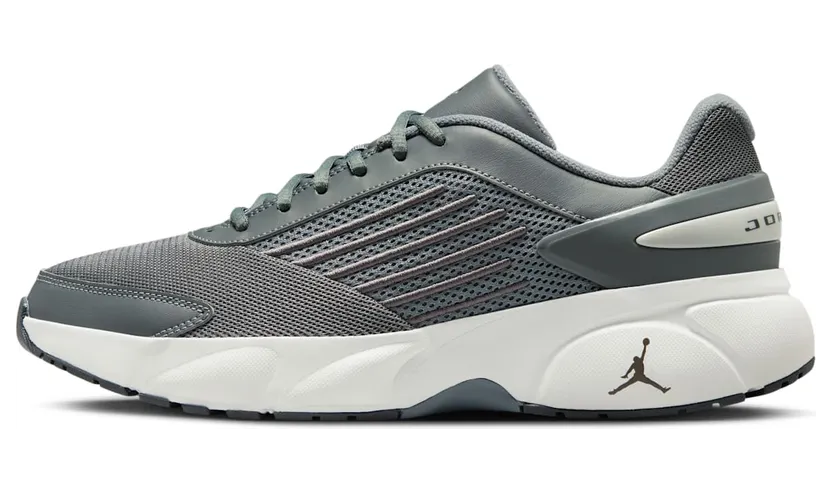 Jordan Trunner Flow “Smoke Grey Iron Grey” (IO2091-002)