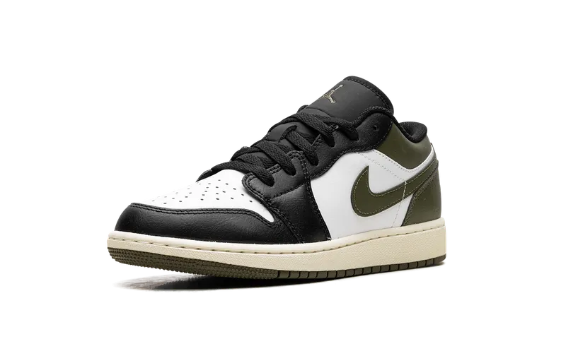 Jordan 1 Low GS “Black Toe Medium Olive” (553560-092)