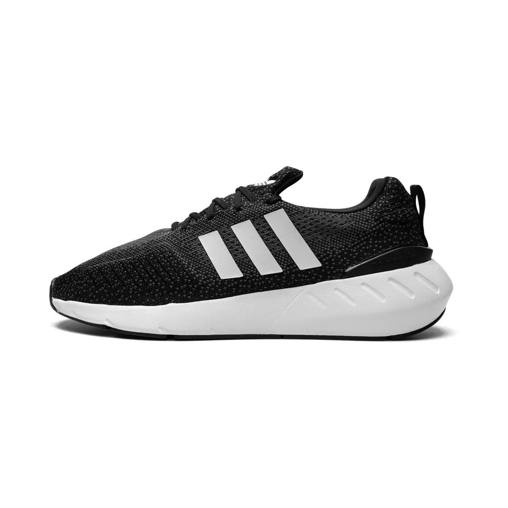 adidas Swift Run 22 Schuh Core Black / Cloud White / Grey Five (GZ3496)
