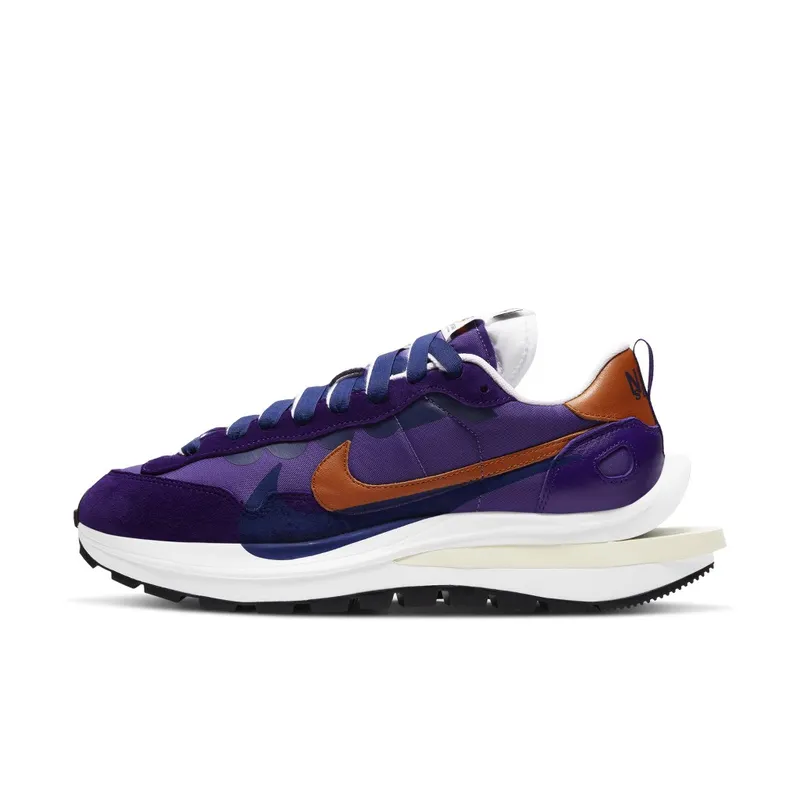 Nike x sacai Vaporwaffle Dark Iris (2021) – “Dark Iris / Campfire Orange / White” (DD1875-500)