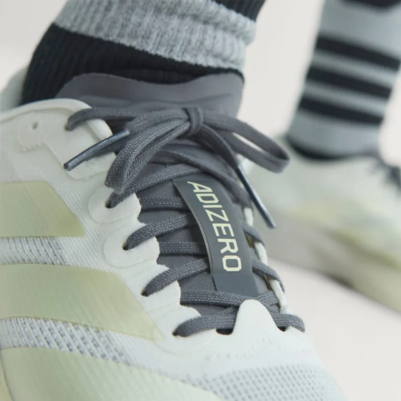 Adidas Adizero EVO SL Off White / Ice Gold Met. / Granite (KI4794)