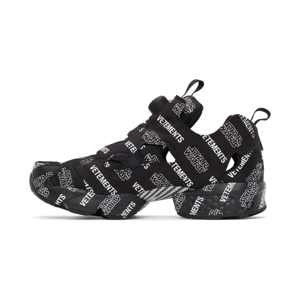 VETEMENTS Black Reebok Edition STAR WARS Instapump Fury (UE52SN100B)