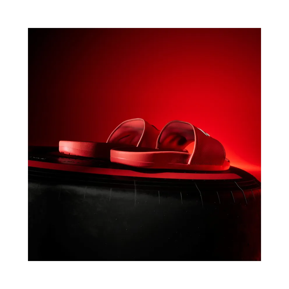 Adidas ADILETTE COMFORT AUDI REVOLUT F1 TEAM Slides Hi-Res Red / Hi-Res Red / Chalk Pearl (KI6083)